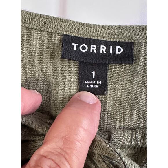Torrid Women Tunic size 1 Ruched Green 3/4 Sleeve Tie Neck Pullover Lightweight - Picture 9 of 13